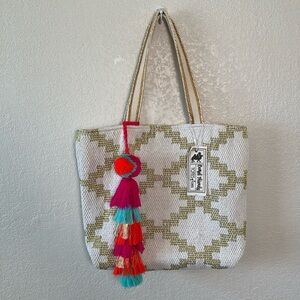 Camel Threads Medium Tote Ivory Gold Pattern Colorful Tassel Snap‎ Closure NWT